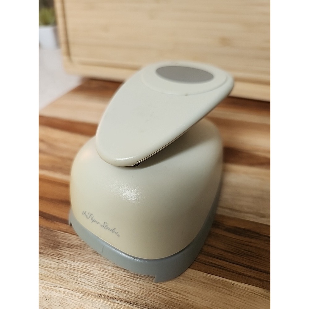 The Paper Studio Oval Paper Punch 2.5 x 1.75" Crafting Scrapbooking Tool